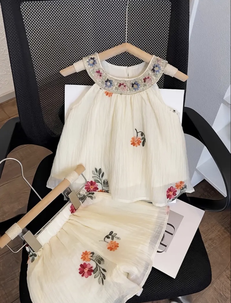Vestido infantil blanco floral