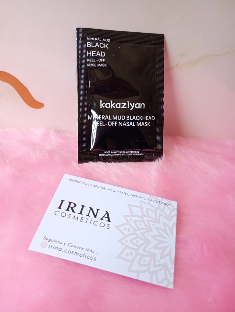 Mascarilla de puntos negros