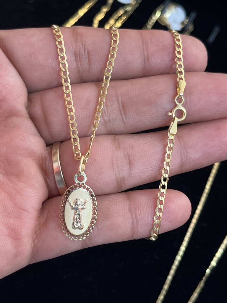 Cadena pacha con medalla del divino niño oro 10k