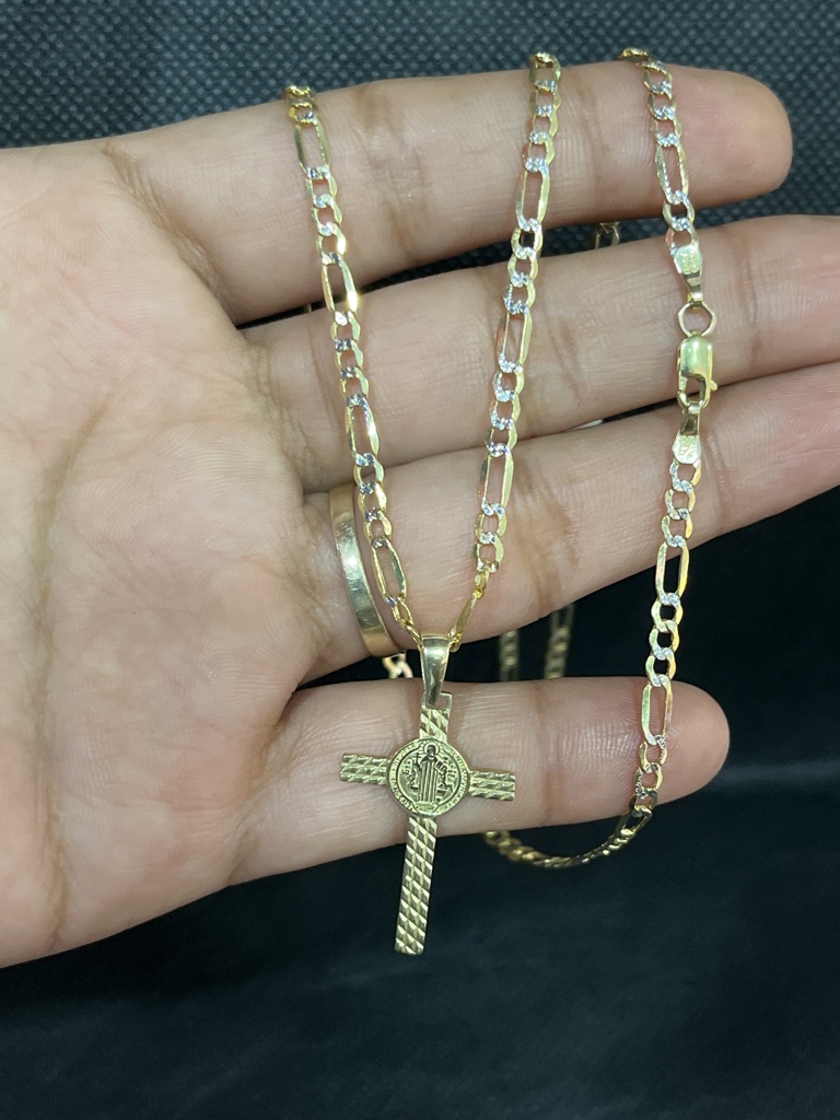 Cadena figaro diamantada 60x3 con dije de cruz oro 10k