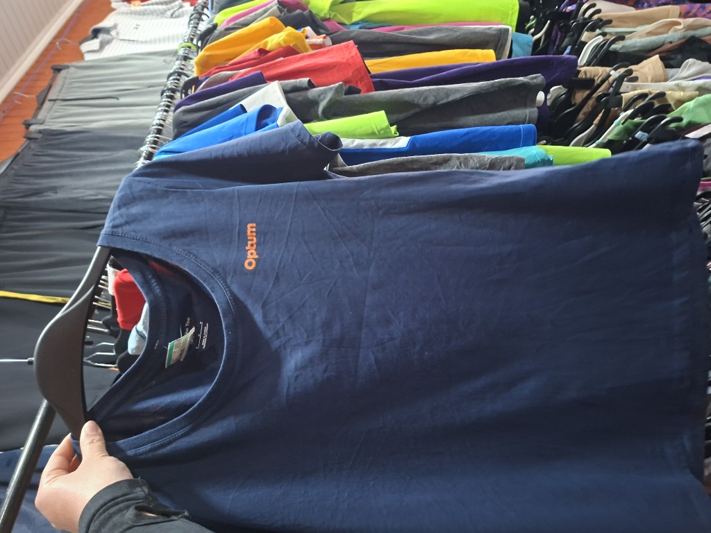 poleras deportivas y shorts de marca