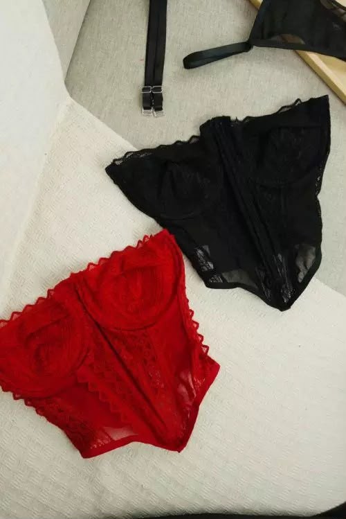 Conjunto lingerie rendado preto/vermelho