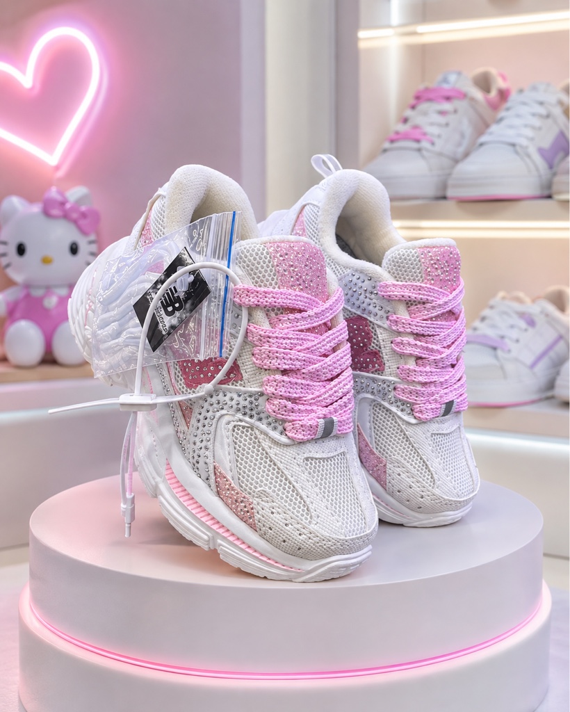 Tenis blancos y rosados