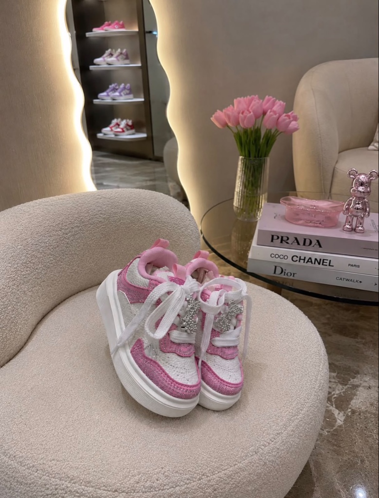 Tenis rosados brillantes