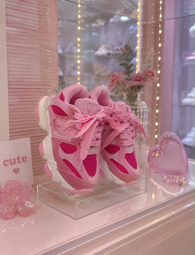 Tenis rosados deportivos