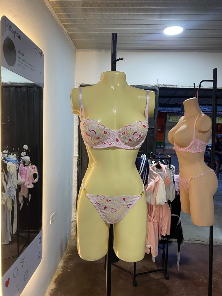 Lenceria Rosa corazón