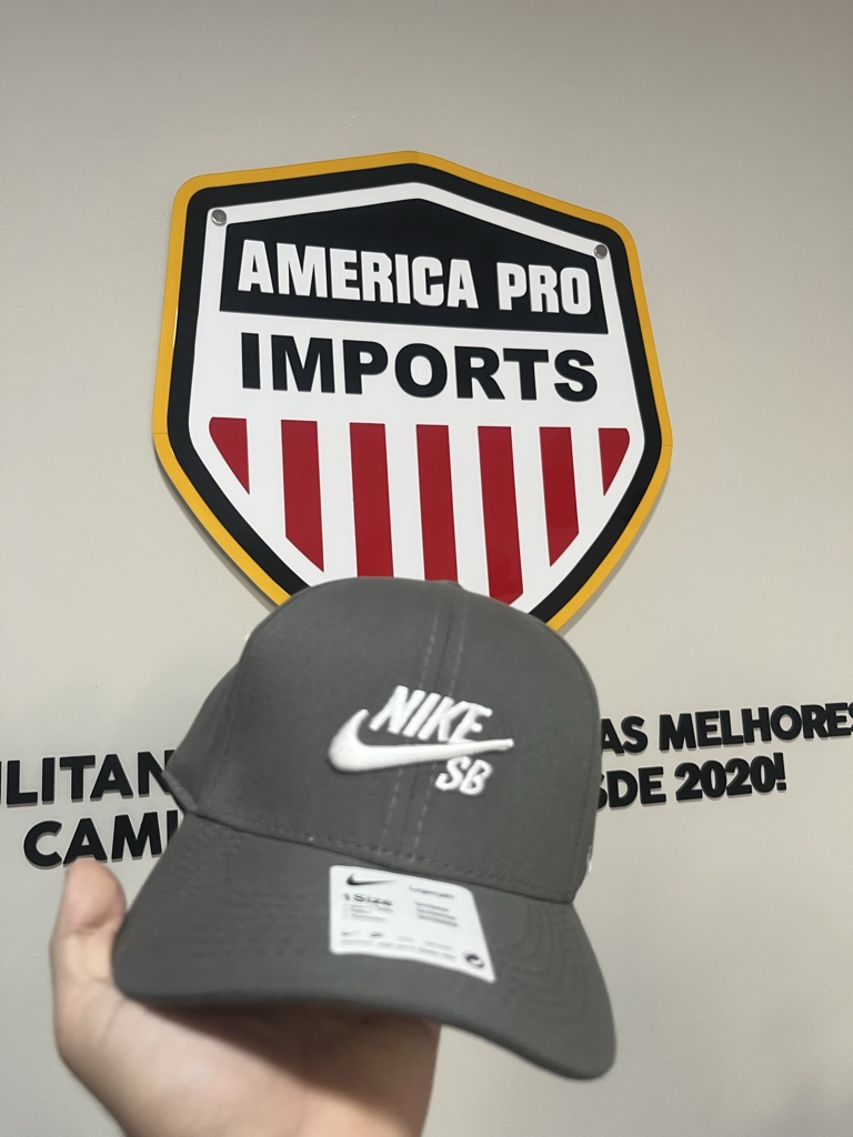 BONÉ NIKE CINZA