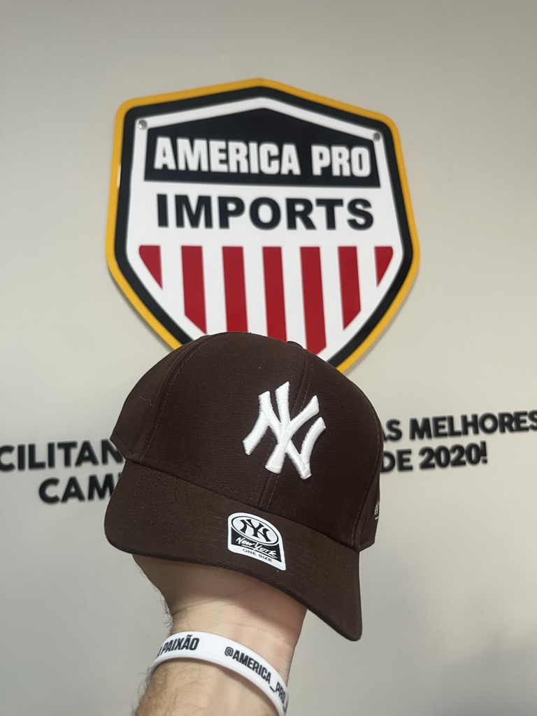 BONÉ NEW ERA MARROM