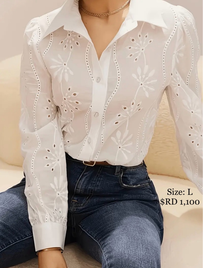 Camisa blanca con hoyuelos