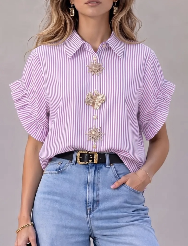 Camisas de rayas rosadas y broches