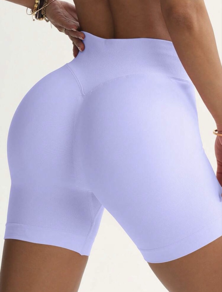 Short deportivo lila
