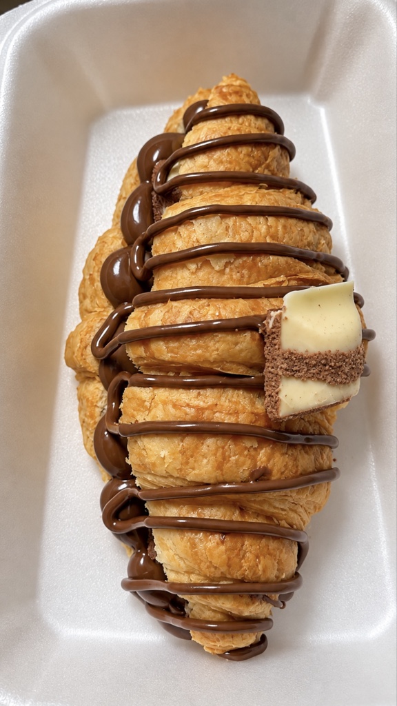 Croissant de kinder white
