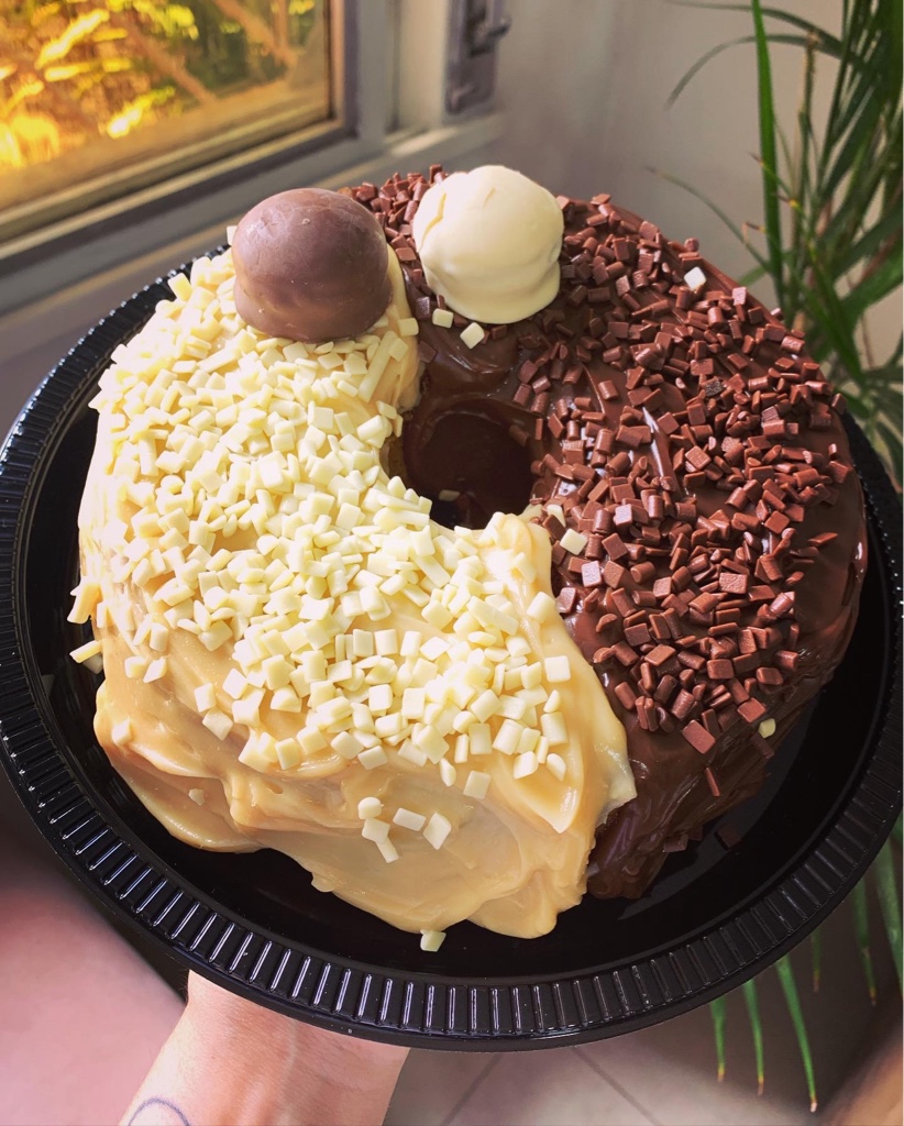 Bolo de chocolate cobertura duo