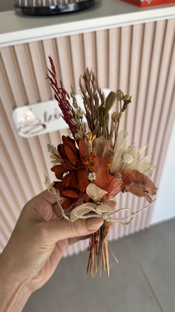 Mini buquê de flores desidratadas