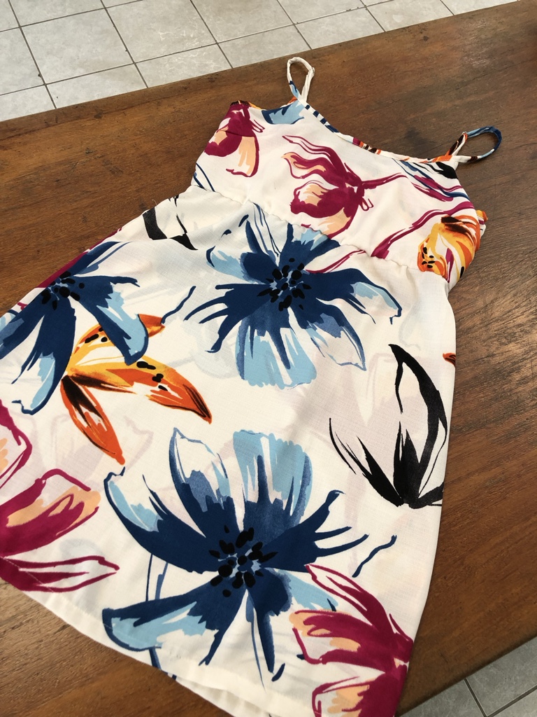 Vestido floral alcinha