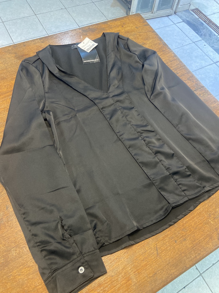 Blusa manga longa preta oversized
