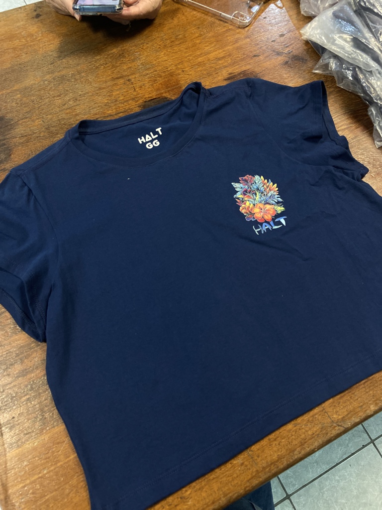 Cropped azul marinho flores