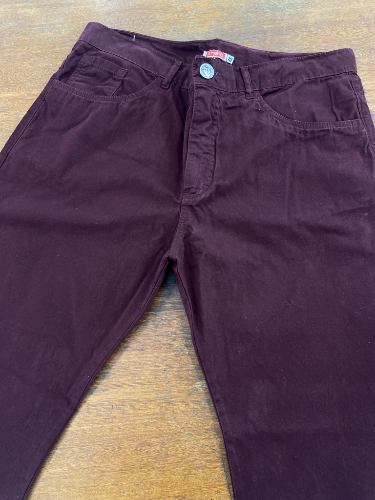 Calça jeans vinho masculino