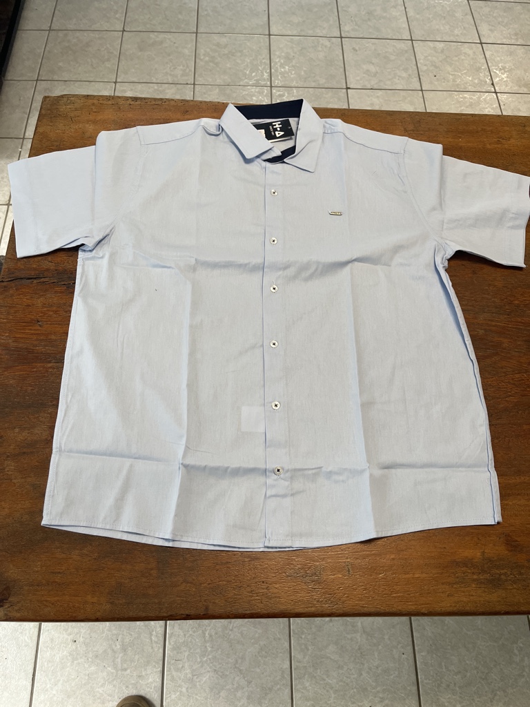 Camisa social manga curta azul claro
