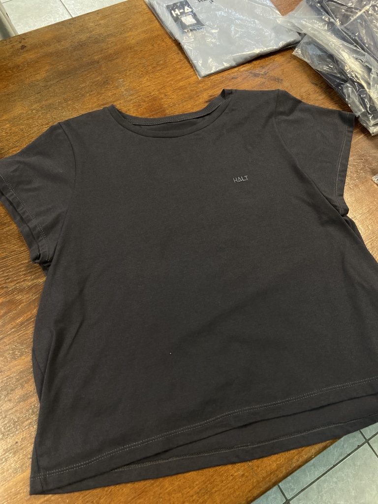 Cropped cinza escuro