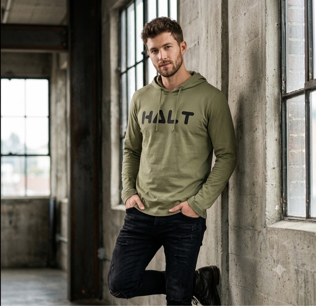 T.shirt masculina verde militar com capuz halt