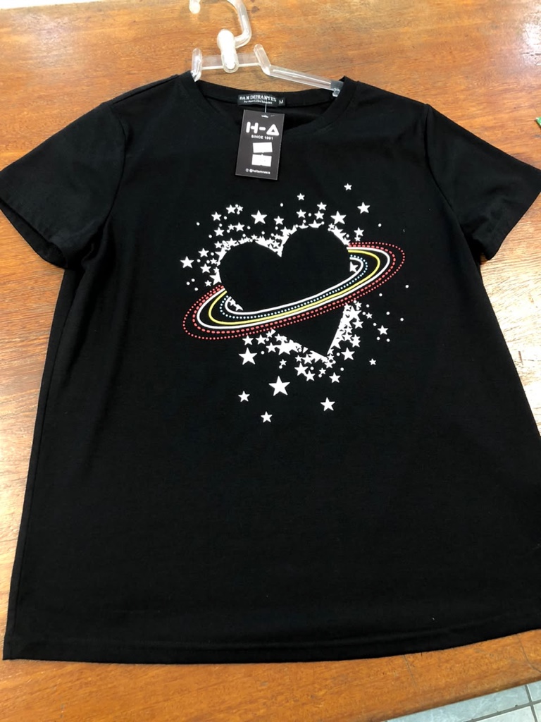 Blusa feminina preta coração
