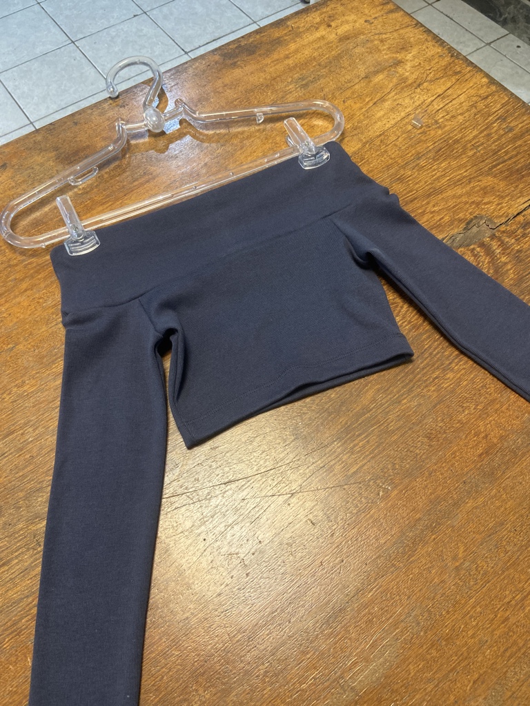 Cropped ombro a ombro azul