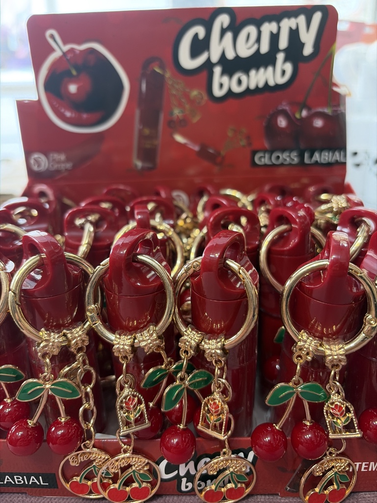 Lip Gloss Cherry Bomb llavero