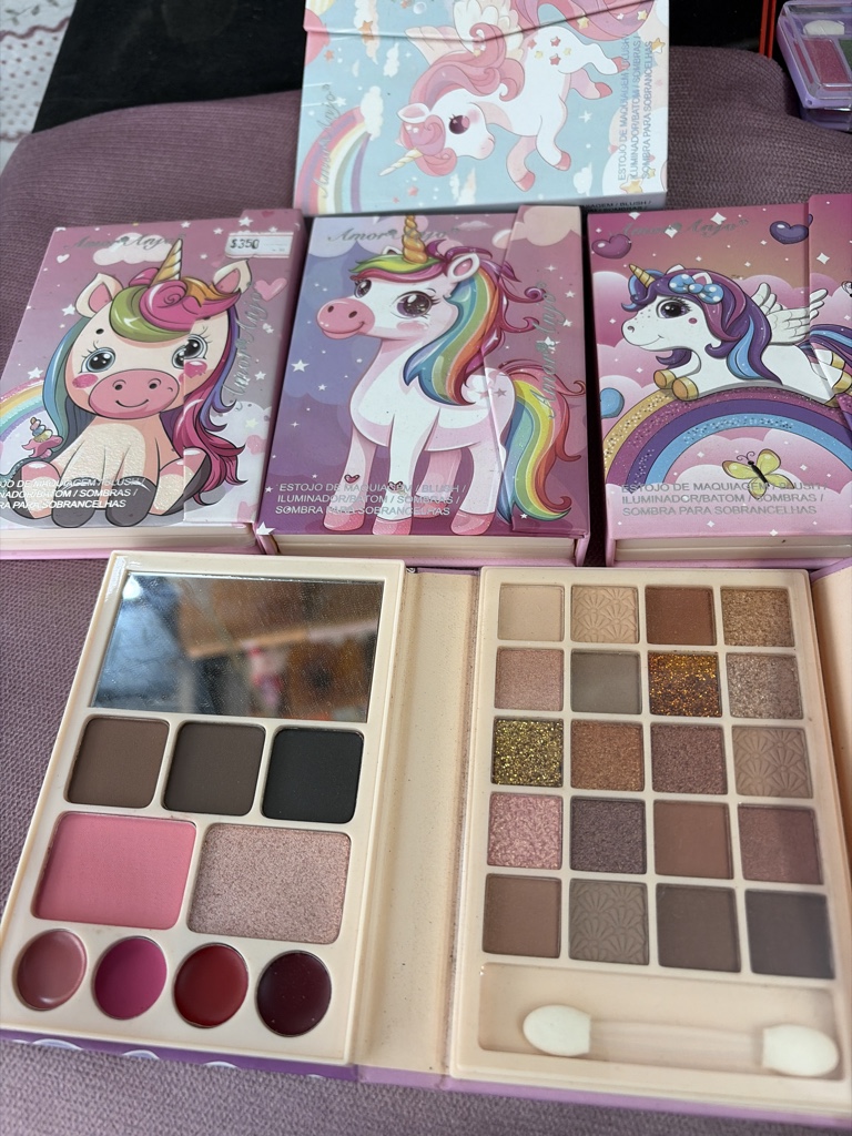 paleta de sombras infantil unicornio