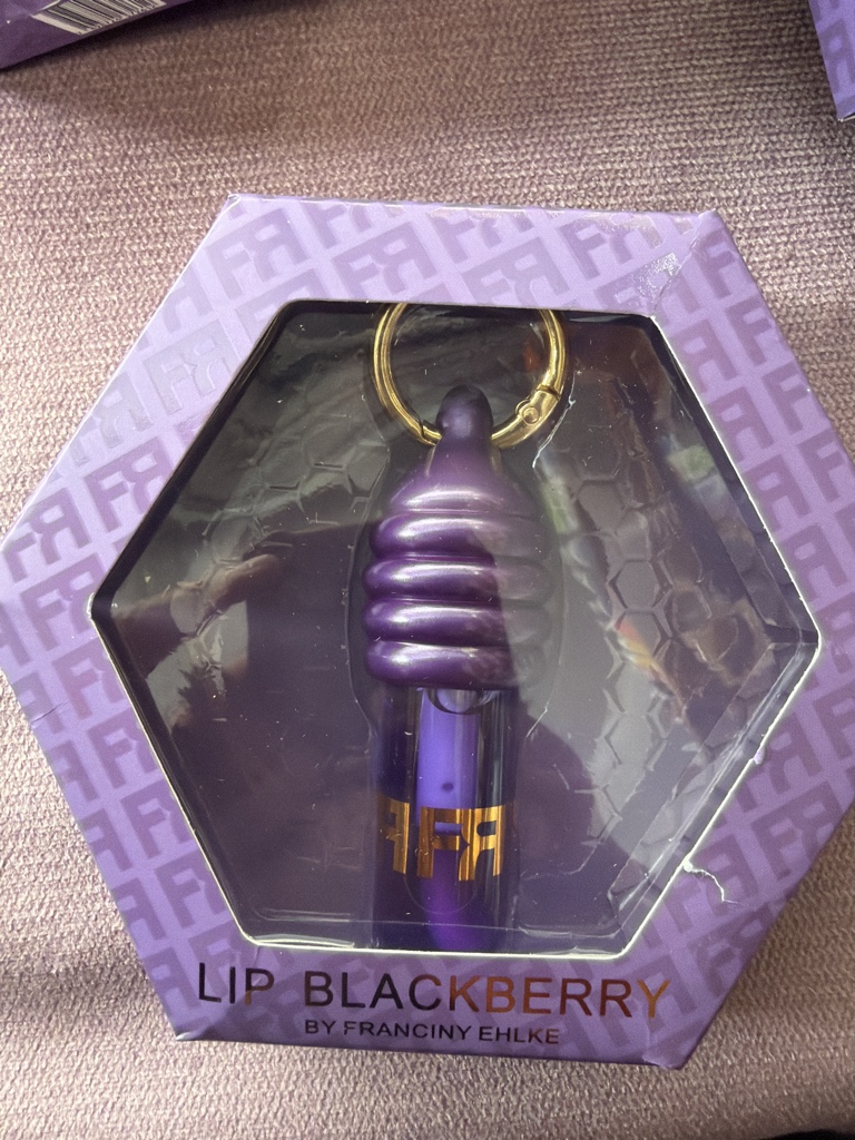 Lip BlackBerry