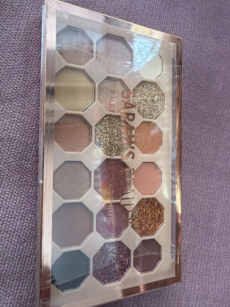 Paleta en tonos marrones y dorado
