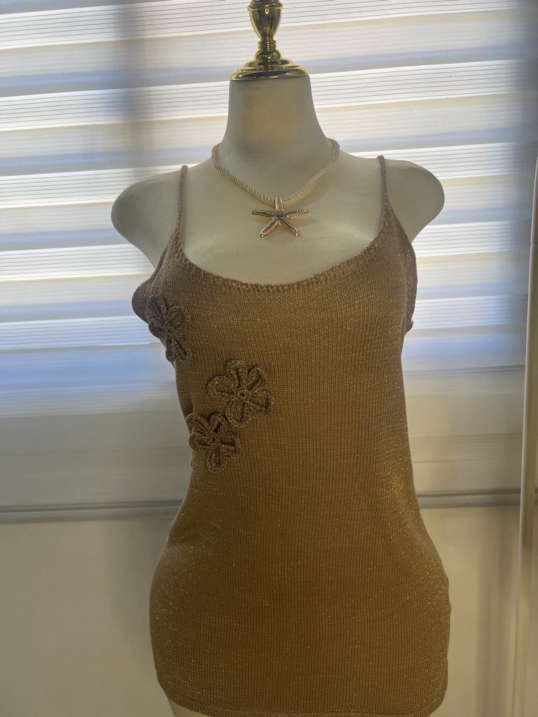Vestido dorado tejido