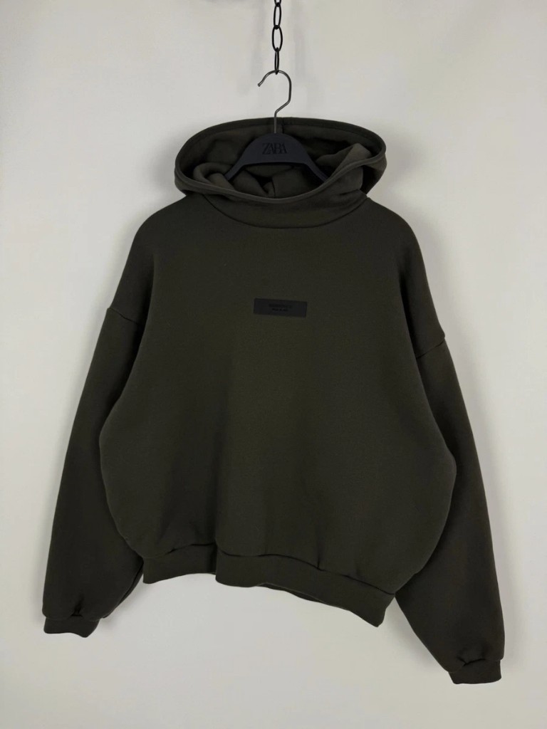 Casaca Essentials negra