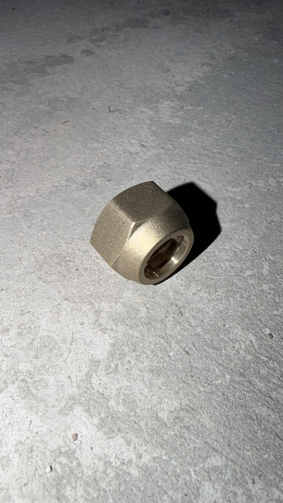 Tuerca de bronce 5/8