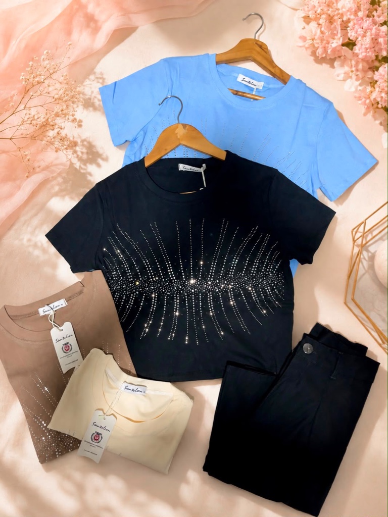 Remera con strass