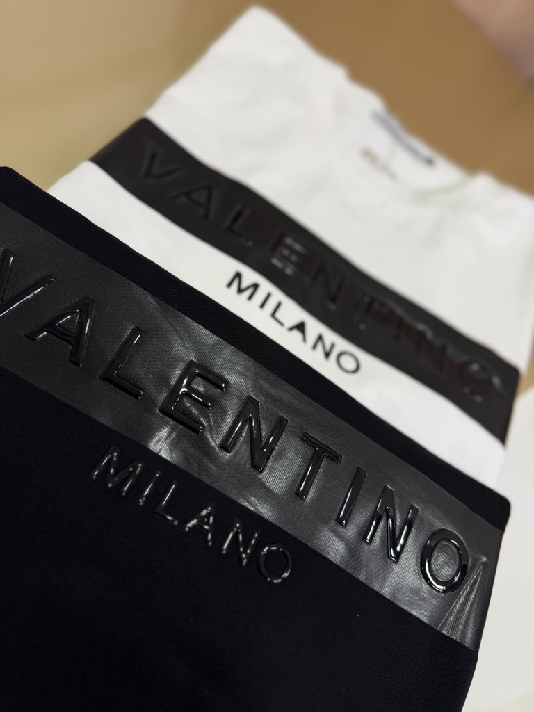 Valentino camiseta NEGRA