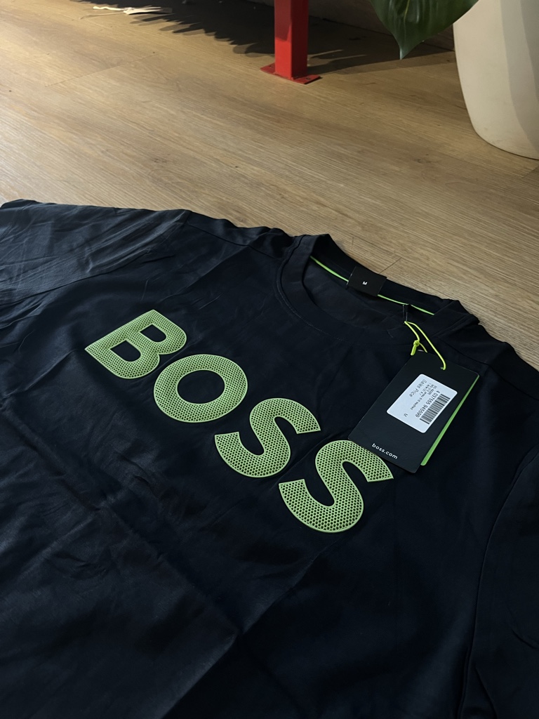BOSS camiseta negra-verde
