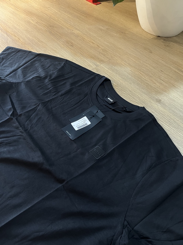 BOSS camiseta negra 4037