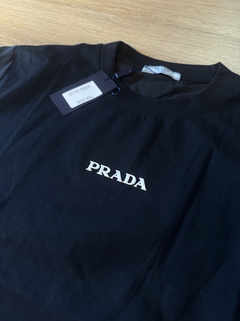 Prada camiseta negra R-3