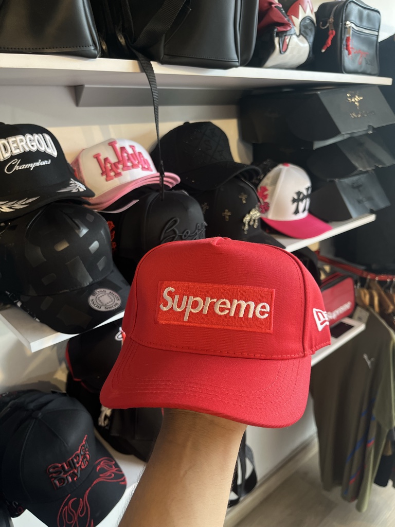 Supreme gorra roja