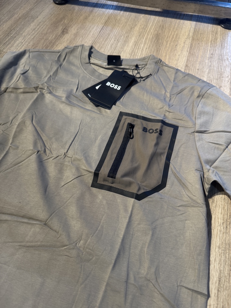 BOSS camiseta gris bolsillo 44556