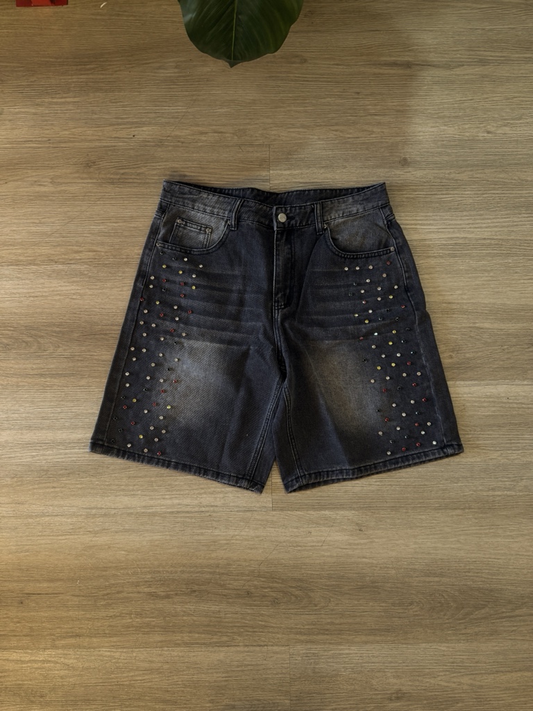 Bermuda jean negra con pedreria