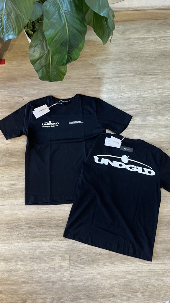 Undergold camisa negra
