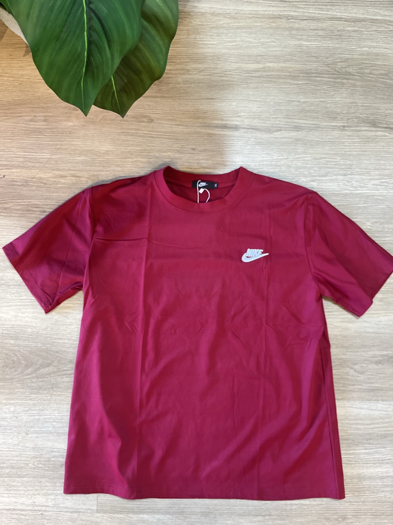 Nike camiseta roja