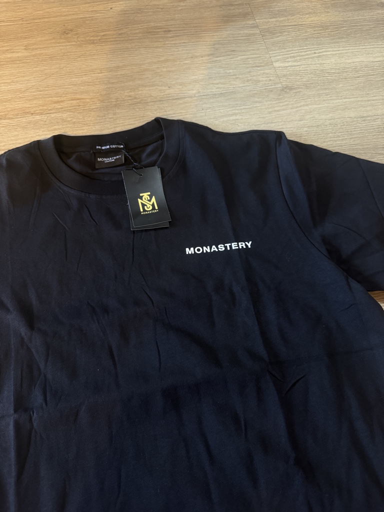 Monastery camiseta negra R-2