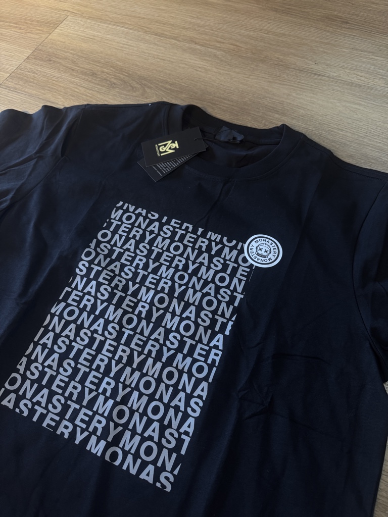 Monastery camiseta negra R-3