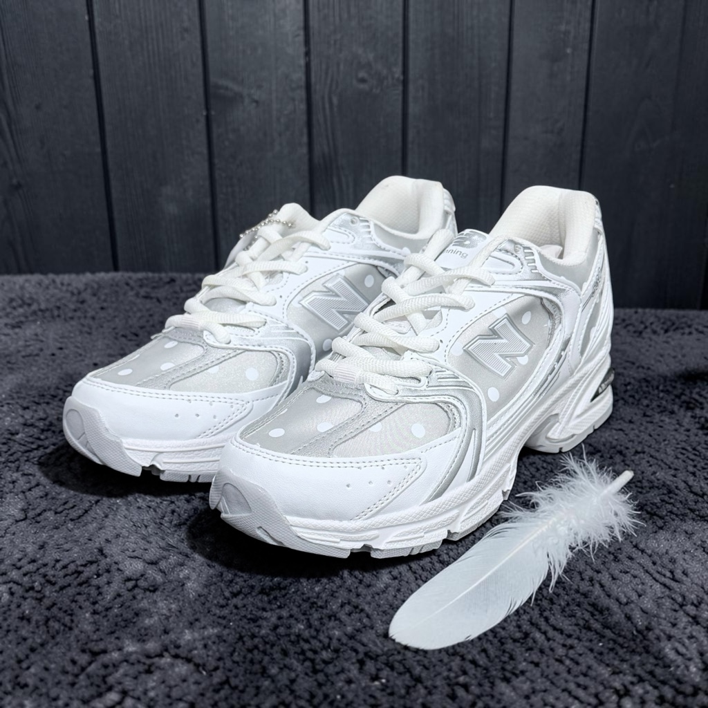 New Balance 530 Blancos lunares