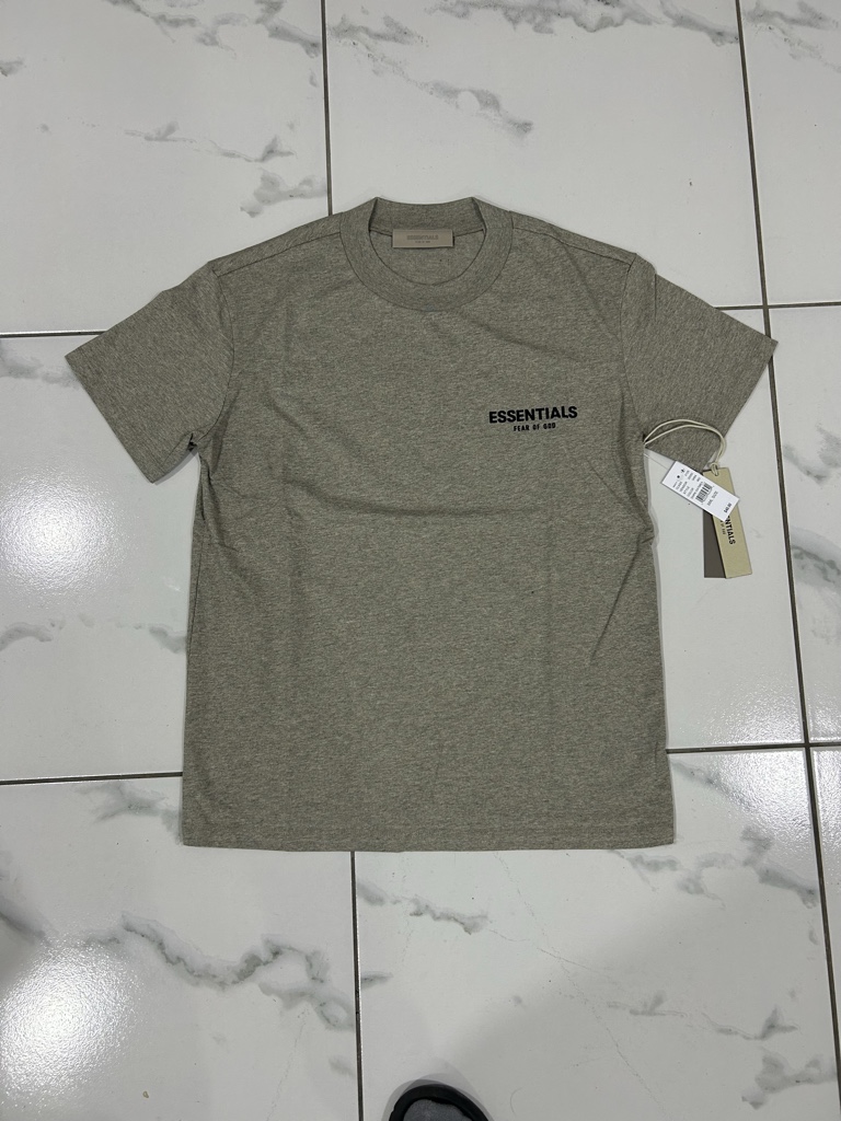 Essentials t-shirt (Gris oscuro)