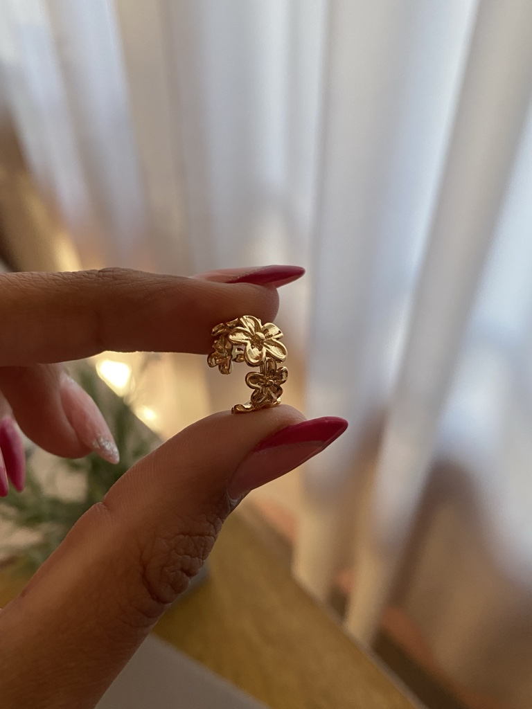 Cuff flowers D