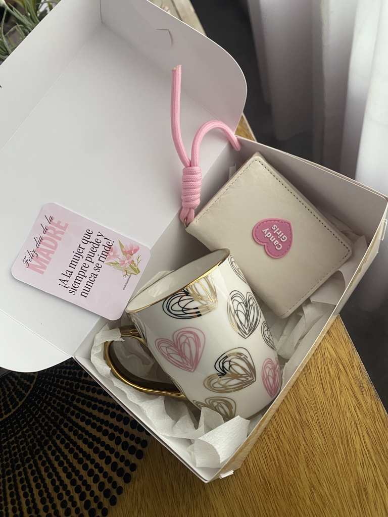 Taza + billetera